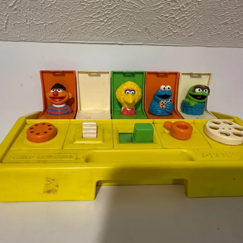 Vintage Child Guidance Poppin' Pals Sesame Street Pop Up Toy Missing 1 Figure